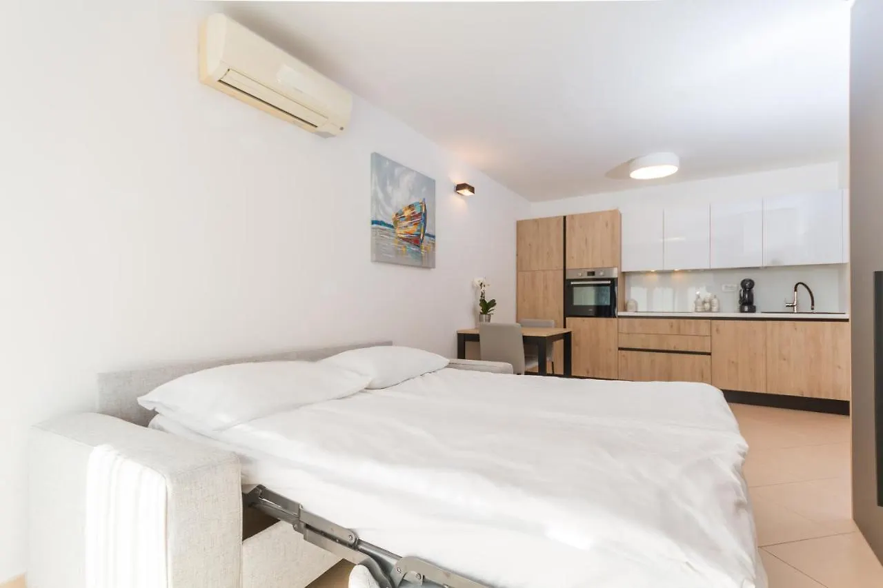 Apartma Palma אומאג דירה