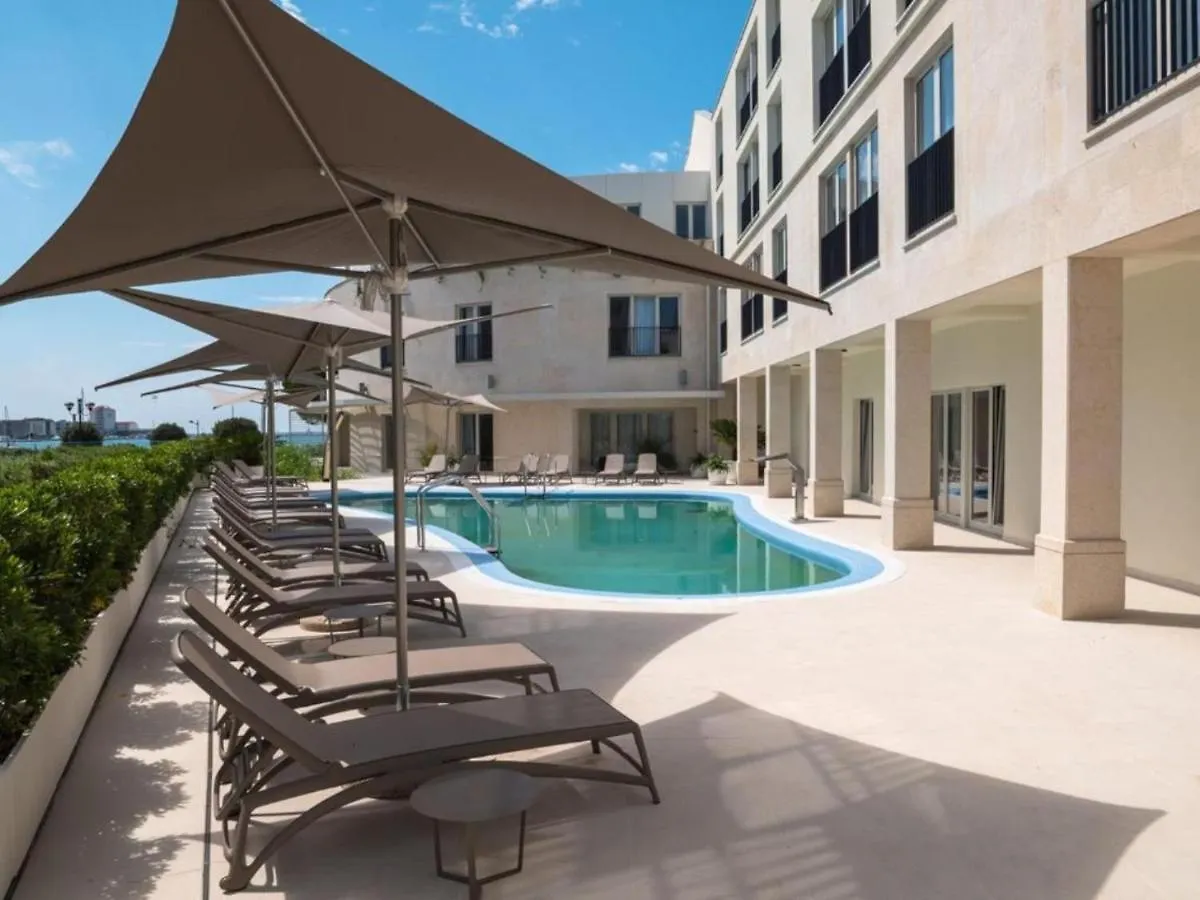 Apartma Palma אומאג 0*,
